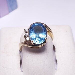 Estate 3.5ctw Oval Natural Blue Topaz/ Diamond 14Kt Yellow Gold Swirl Ring#22303
